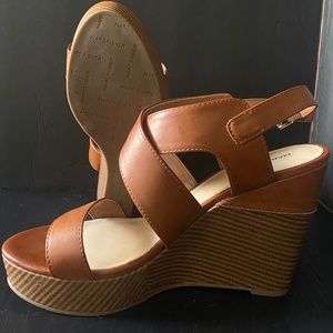 Marc Fisher Strappy Wedge Sandal Tan / Cognac